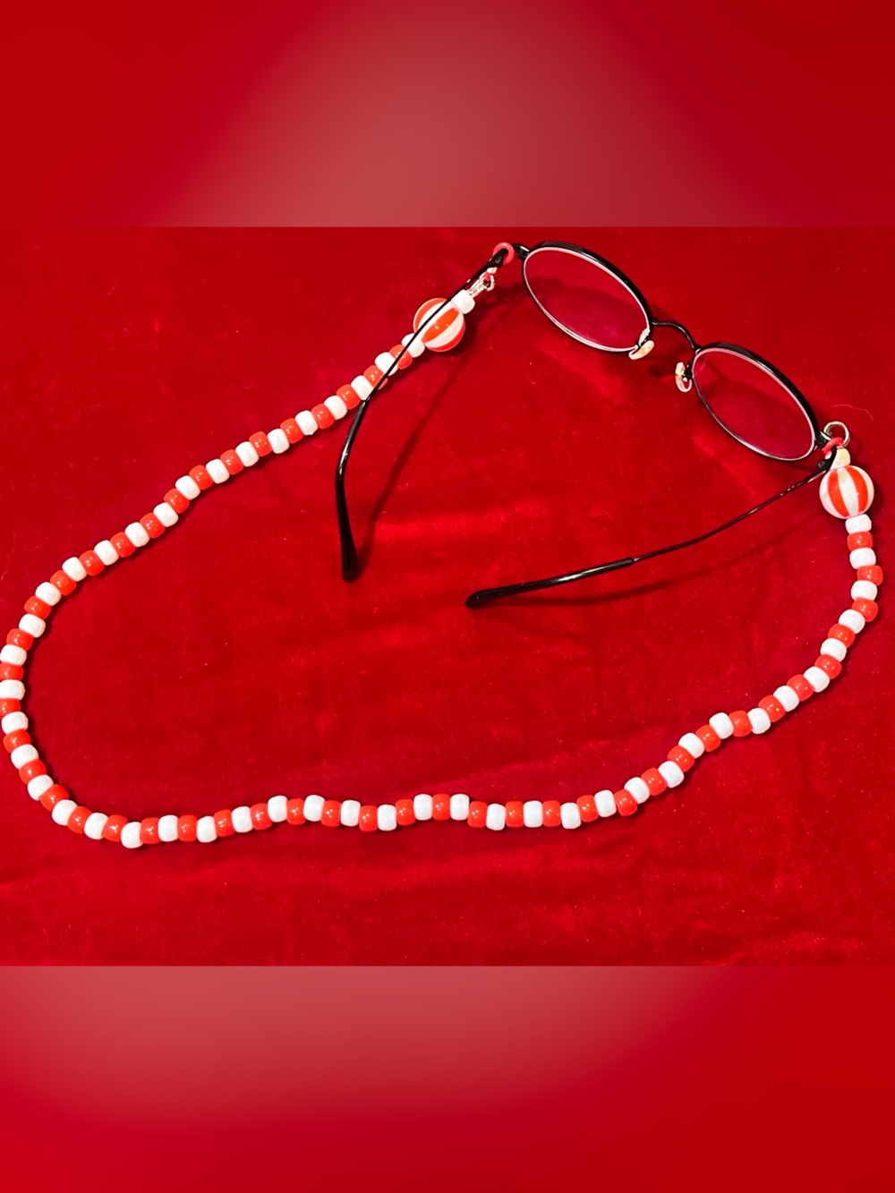 Red/White Clown Glasses Chain ๐ช
